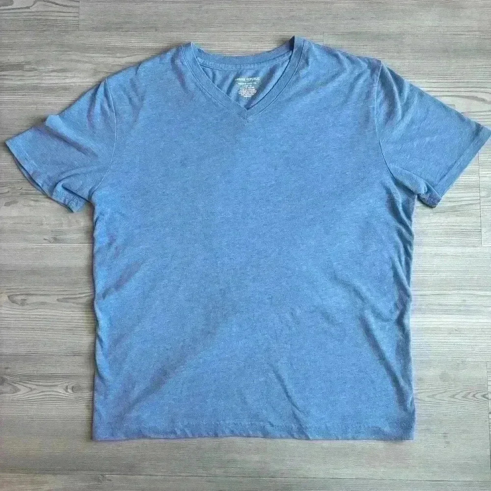 Banana Republic blue tee